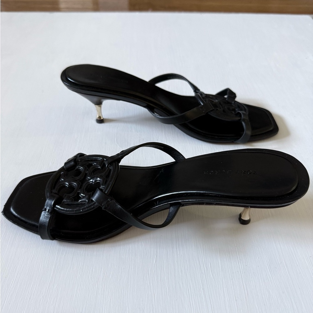 Tory Burch Black with Gold Kitten Heels - Picture 3 of 4